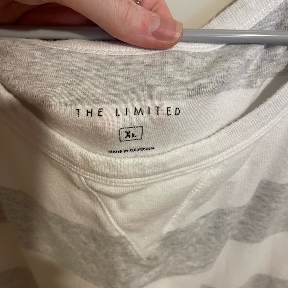 The Limited Long Sleeve Gray and White Tee - Picture 2 of 8
